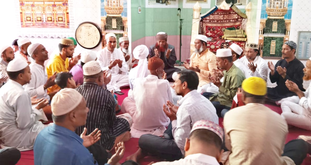 ১০নং ওয়ার্ডস্থ বরফকল কলোনীর যুবদলের উদ্যোগে দোয়া-মিলাদ অনুষ্ঠিত
