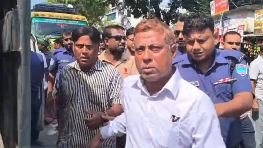 সাংবাদিকদের ওপর হামলার মামলায় মূল দুই অভিযুক্ত শিক্ষক গ্রেফতার 