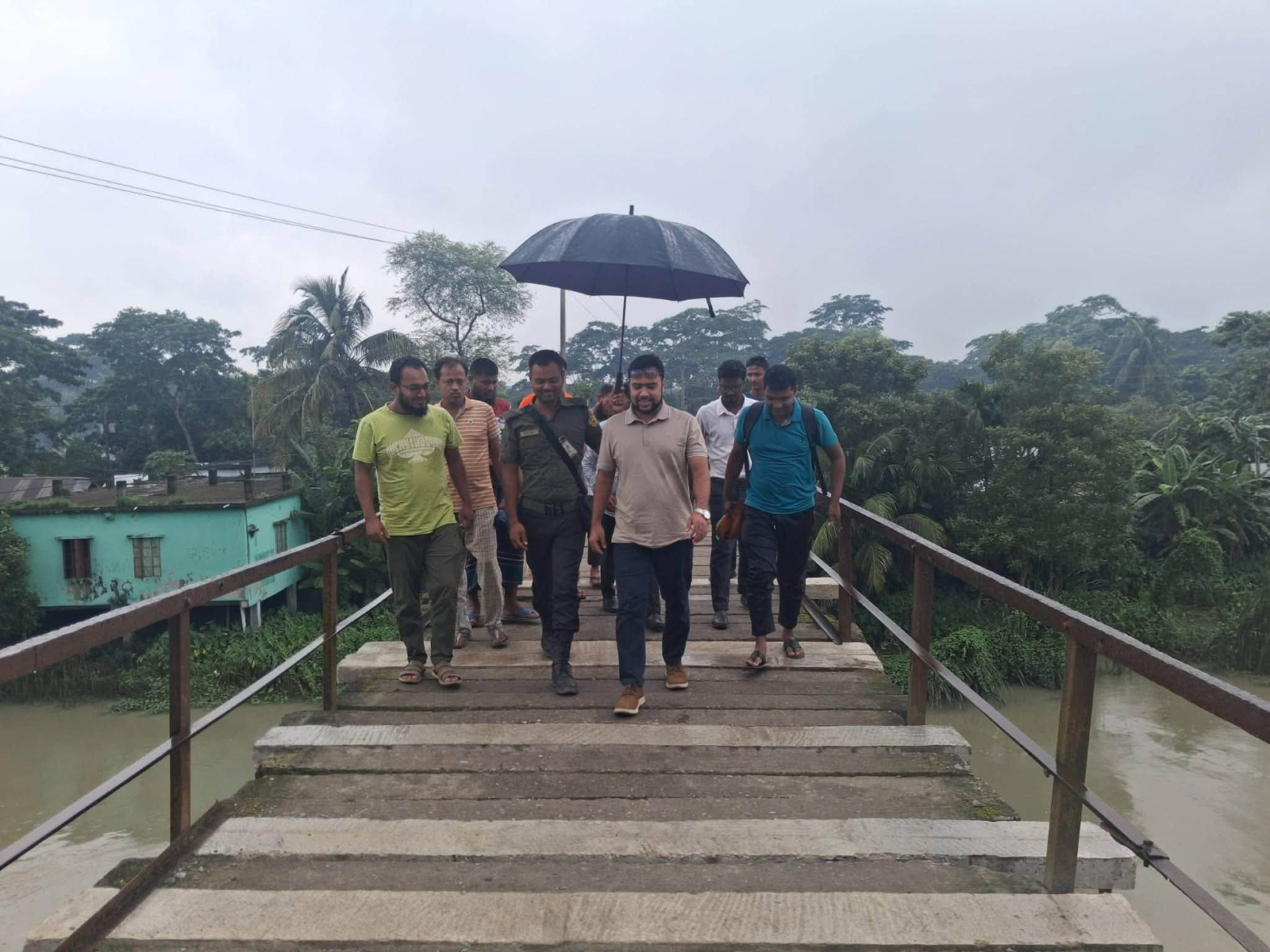 ঝুঁকিপূর্ণ আয়রন ব্রিজে ইউএনওর নজর, নিরাপত্তায় উদ্যোগ