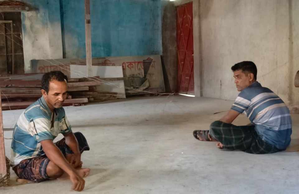 গলাচিপায় জনতার হাতে দুই গরু চো/র আটক