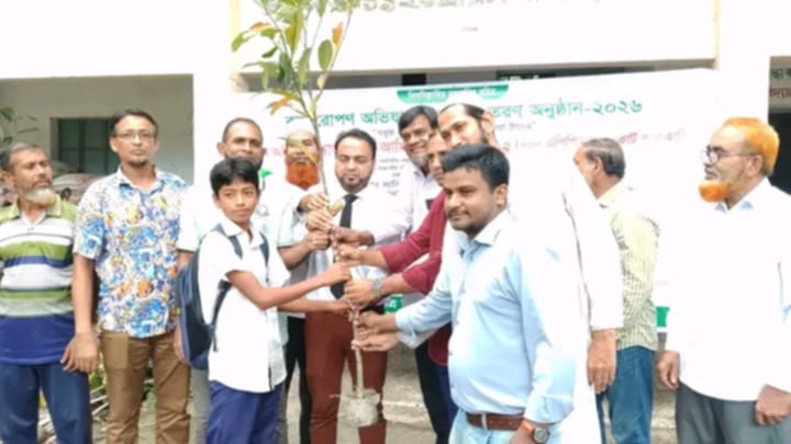 শতবর্ষী নথুল্লাবাদ উচ্চ বিদ্যালয়ে সবুজের বার্তা, বৃক্ষরোপণে সাবেক এপিপি আল-আমিন