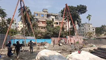 আদালতের নিষেধাজ্ঞা উড়িয়ে বরিশালে হিলভিউ হাউজিংয়ের রাজত্ব: পাহারা বসিয়ে পুলিশের চোখ ফাঁকি