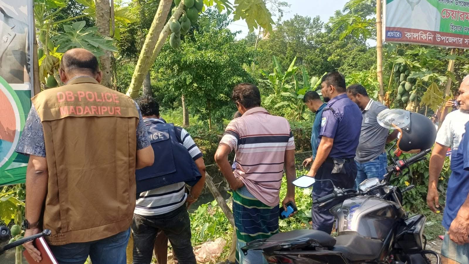 কাল‌কি‌নি‌তে বোরকা পরে এসে চায়ের দোকানে হামলা,পাল্টা হামলায় হামলাকারী নিহত