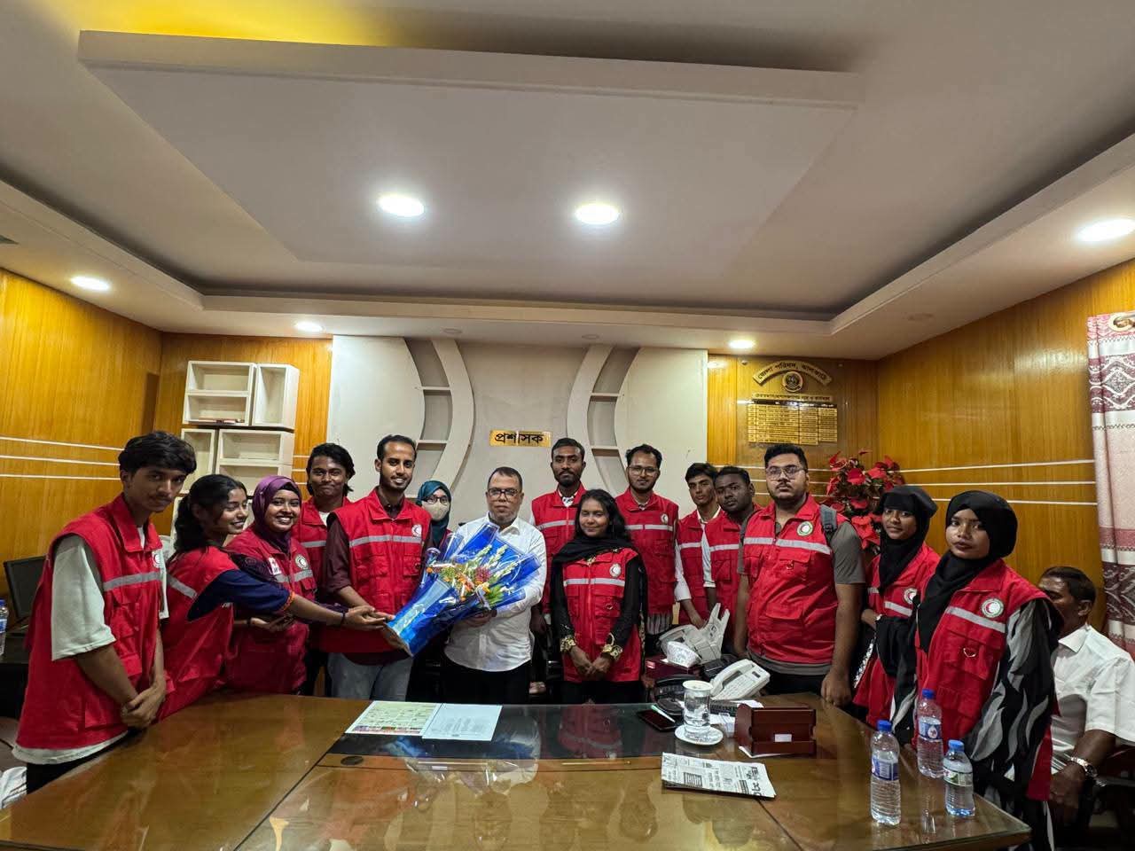 ঝালকাঠীতে নবগঠিত যুব রেডক্রিসেন্ট কমিটির শুভেচ্ছা বিনিময়