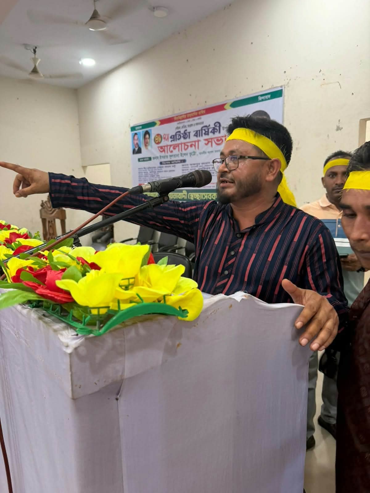 নলছিটিতে আ’লীগ নেতার বিরুদ্ধে থানায় অভিযোগ